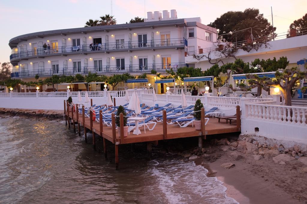 Hotel Restaurant Juanito Platja Sant Carles De La Rapita Exterior photo