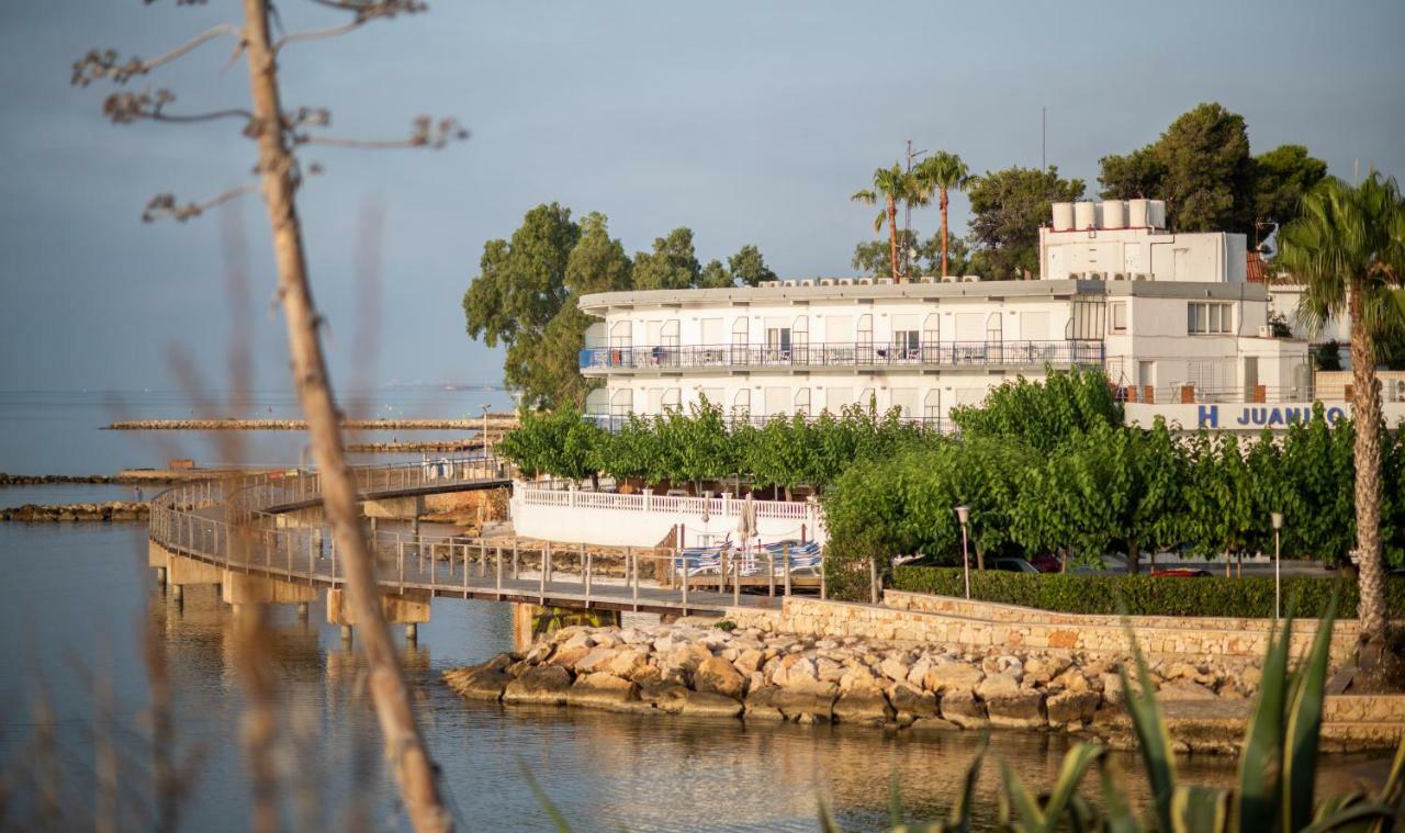 Hotel Restaurant Juanito Platja Sant Carles De La Rapita Exterior photo